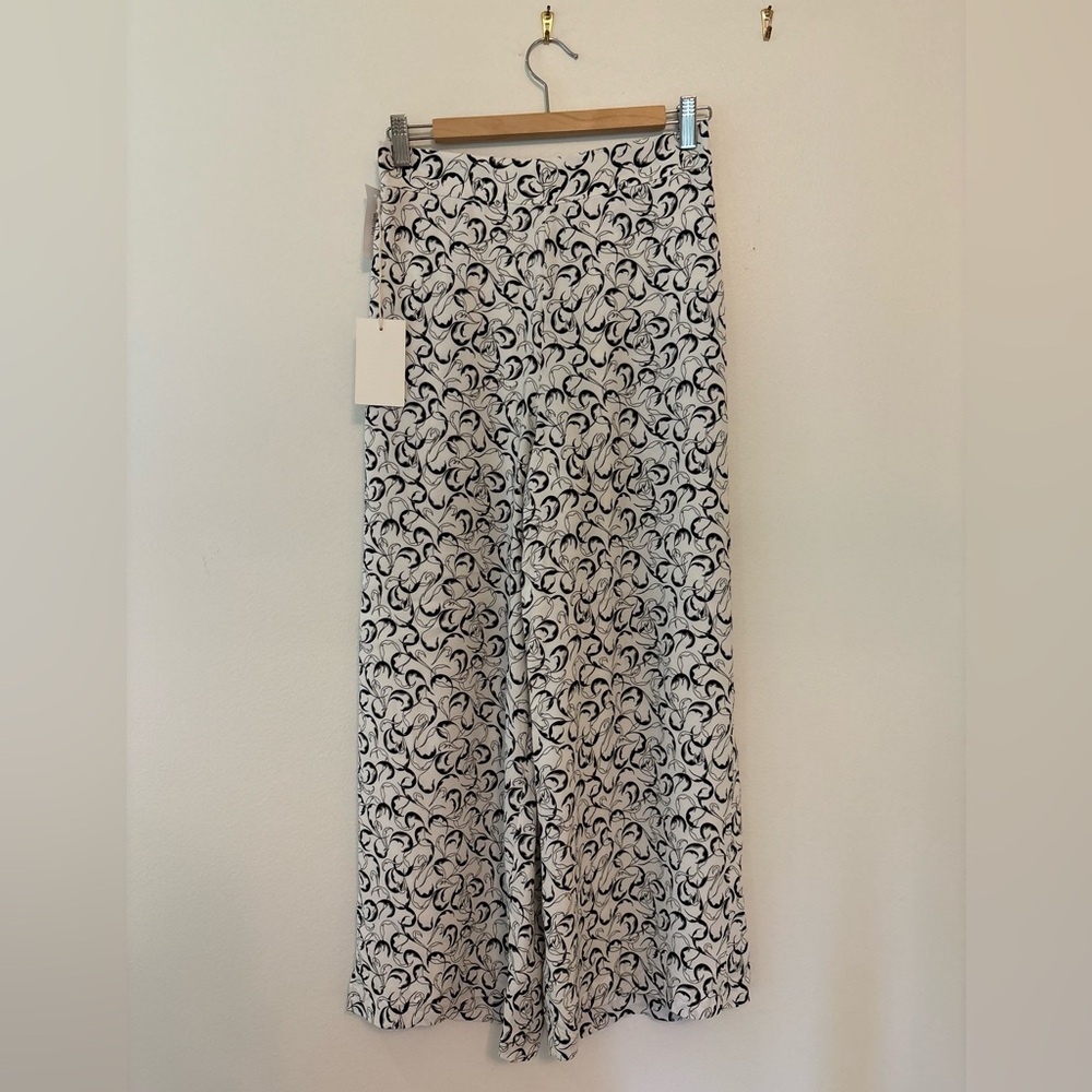 Aritzia Black and White Wide Leg Pants